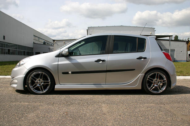 Carzone Renault Clio 3 Shogun