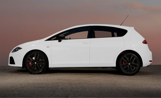 SEAT Leon Cupra Candy White