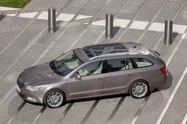 Skoda Superb Wagon images