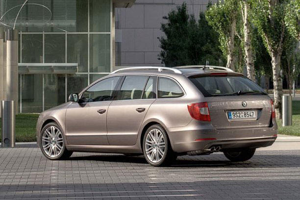 Skoda Superb Wagon images