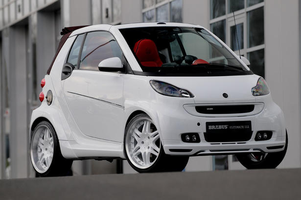 BRABUS ULTIMATE 112 Smart in Red and White
