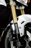 Suzuki GSR750 6