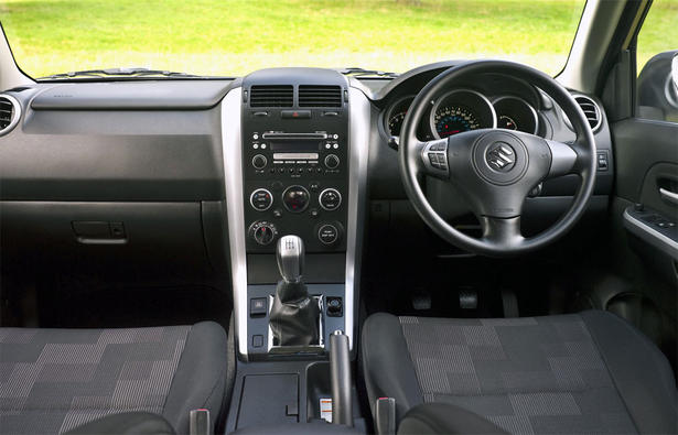 Suzuki Grand Vitara 2.4 in UK