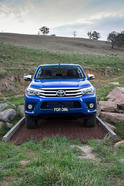 2016 Toyota Hilux 14