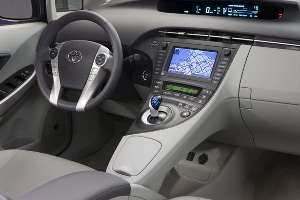 2010 Toyota Prius Launched In Japan