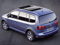 2011 Volkswagen CrossTouran 2