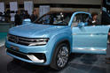 Volkswagen Cross Coupe GTE Concept 9