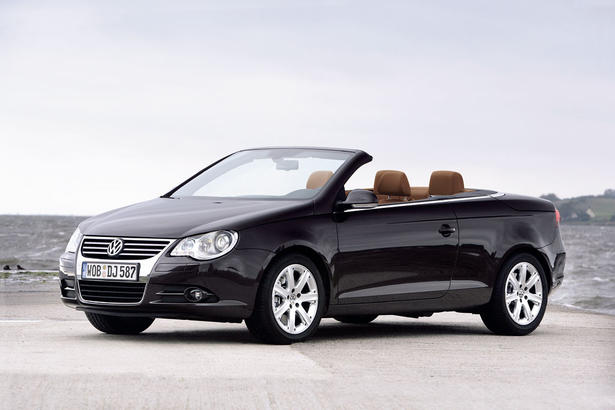 Ladies dig Volkswagen Eos