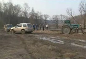 Western SUVs and Russian Mud Video