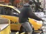Road rage: Pedicab vs Taxi driver video